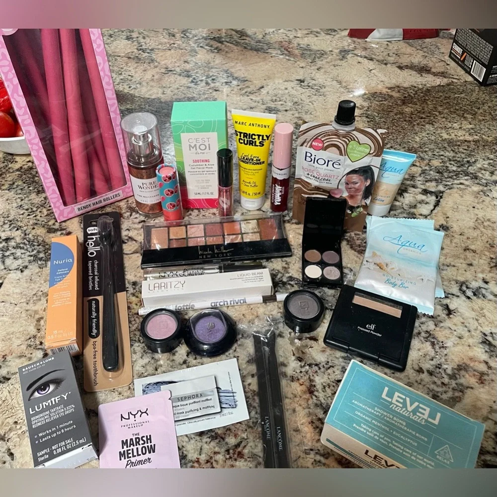 Lot of make-up & beauty* skin care*Nuria*Laritzy*Lancome*NYX*Biore*Sephora* - Picture 2 of 7